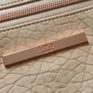 Snakeskin Creamy Wristlet w/ inside Charger!